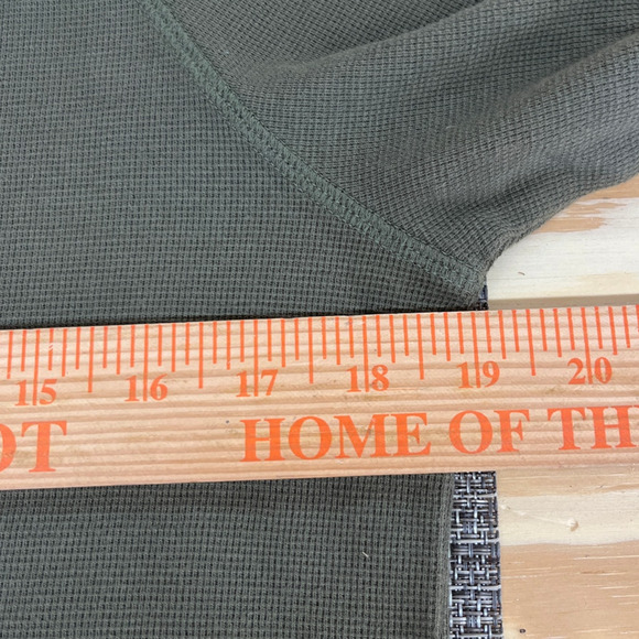 L.L. Bean Mini-Waffle Long-Sleeve Pullover Top Size Medium Crewneck Casual Tee - Picture 7 of 9